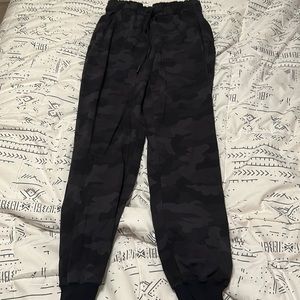 Black Camo lulu pants